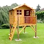 Çim üzerinde çekilmiş görsel