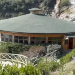 Orman manzaralı bol penceresi olan "cafe restaurant" balıkesir