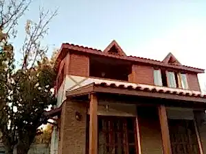 Tuğla üstü ahşap ev