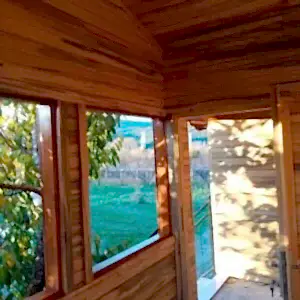 Kapalı balkon olarak kullanılan bölüm