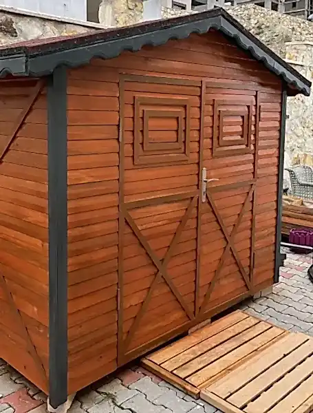 Bahçeniz için tasarlanmış ahşap depo görünümü
