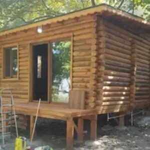 Küçük Ağaçtan Tomruk Ev